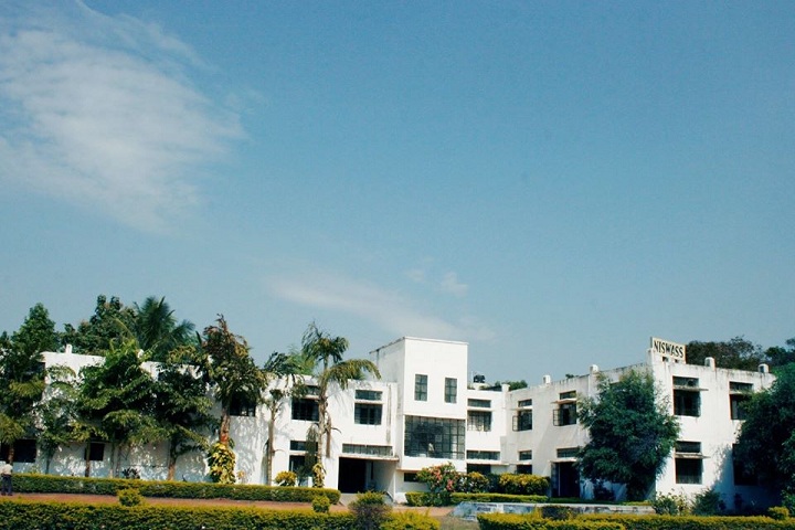 https://cache.careers360.mobi/media/colleges/social-media/media-gallery/19548/2021/3/3/Outer View of National Institute of Social Work and Social Sciences Bhubaneswar_Campus-View.jpg